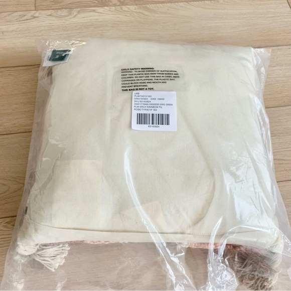 UO Arch Tufted Square Accent Throw Pillow with Tassels Boho Bohemian - Picture 4 of 4